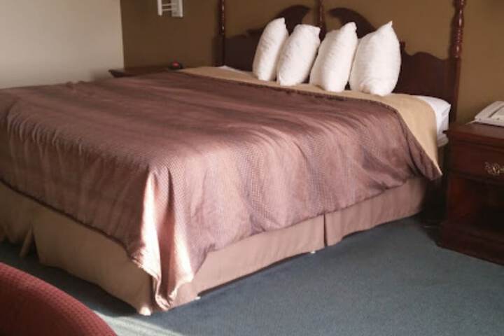 Room 4 of 6