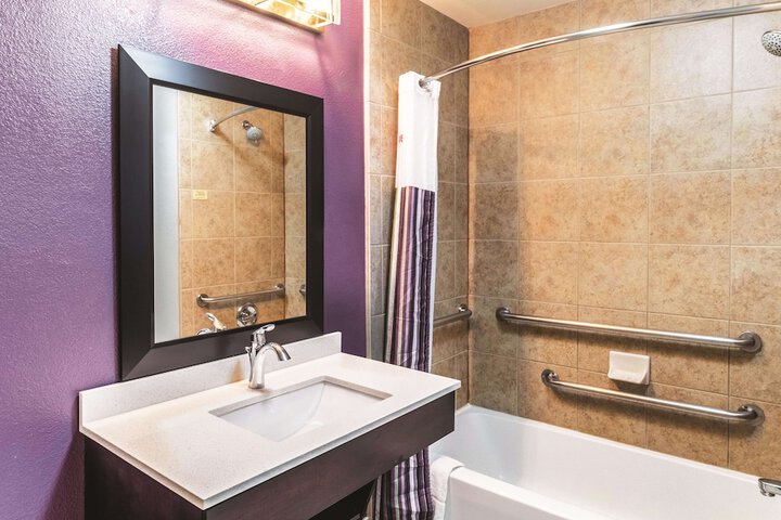 La Quinta Inn & Suites by Wyndham Mission at West McAllen