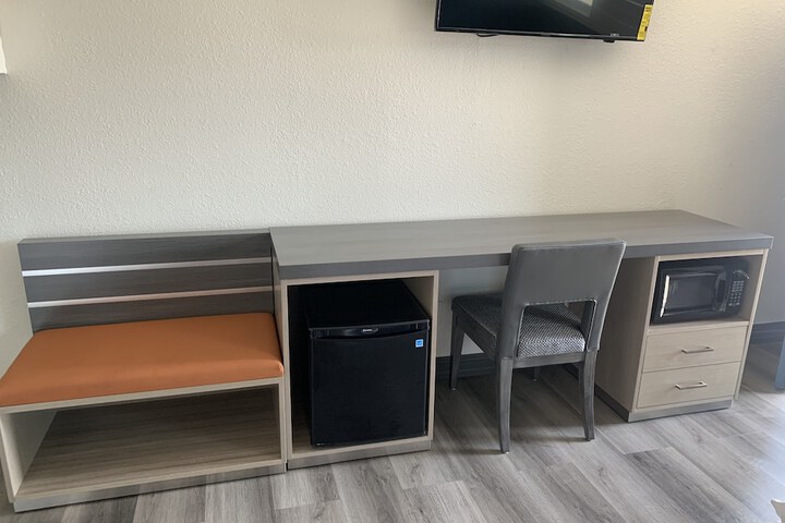 Room 21 of 28