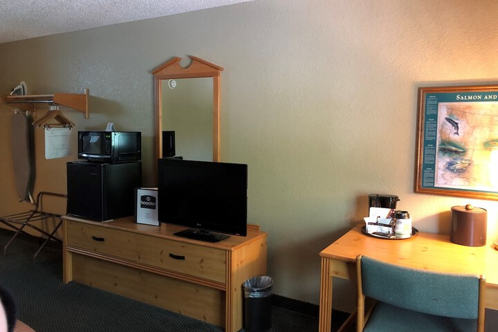Room 11 of 42