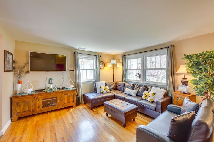Charming Leola Home: 10 Mi to Downtown Lancaster!