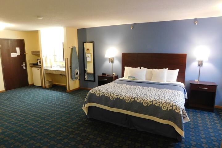 Room 27 of 41
