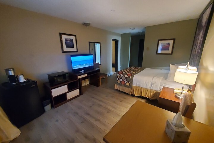 Room 22 of 35