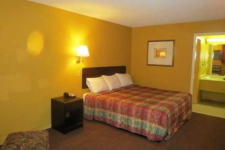 Room 16 of 18