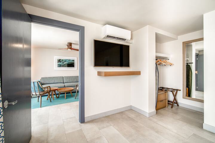 Room 49 of 108