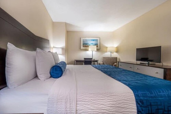 The Breakers Hotel & Suites