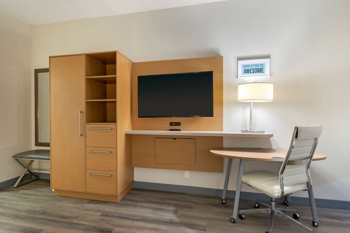 Room 10 of 31