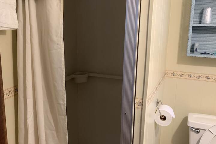 Room 10 of 48