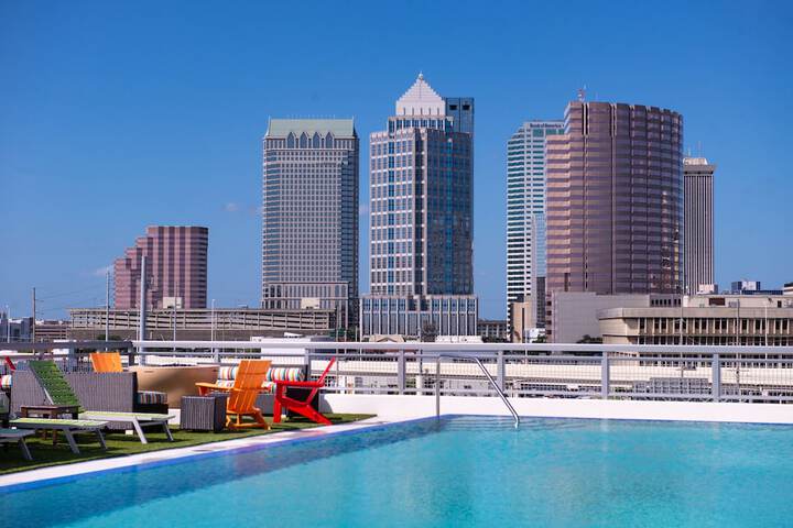 Pool 10 of 71