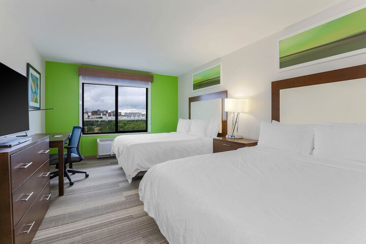Room 16 of 38
