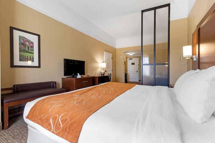Room 16 of 33