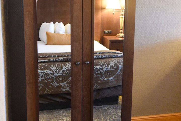 Best Western Plus Dockside Waterfront Inn