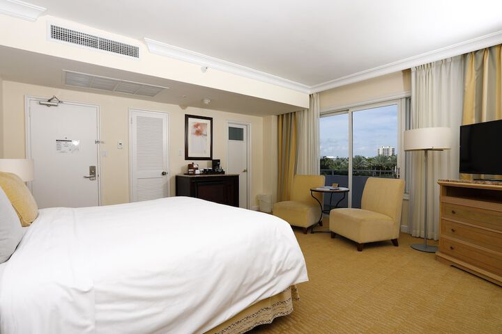 Sea View Hotel Bal Harbour, on the Ocean