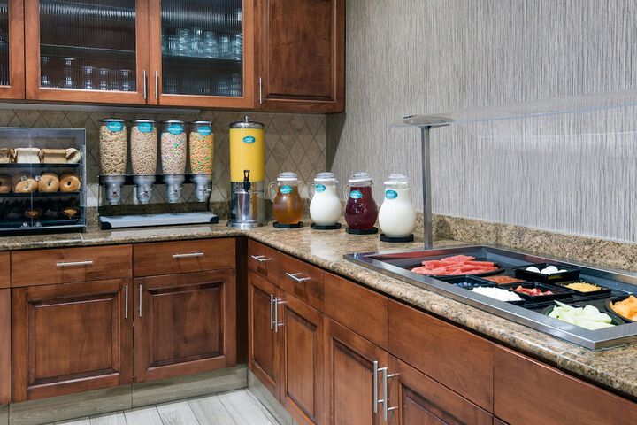Breakfast/Coffee Service 34 of 43