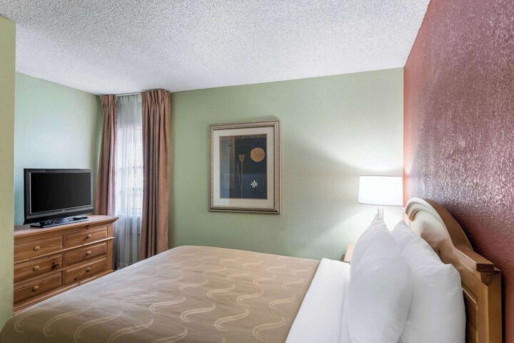 Room 42 of 48
