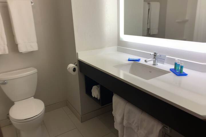 Room 10 of 45