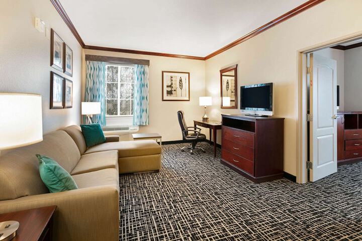 Room 23 of 31