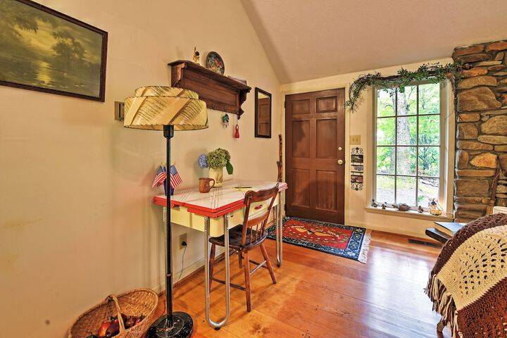 Creekside Cottage: Blue Ridge Mountain Escape!