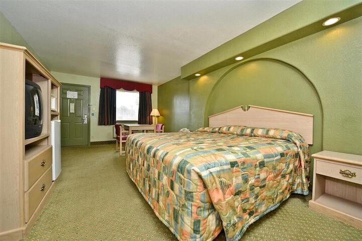 Room 12 of 20