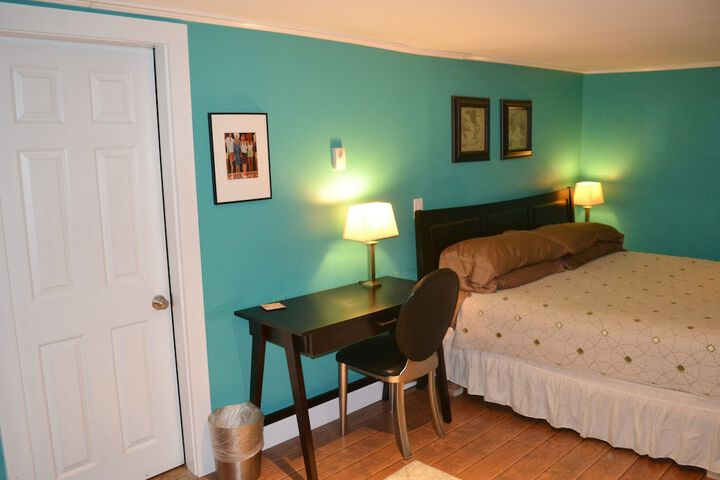 Room 11 of 24