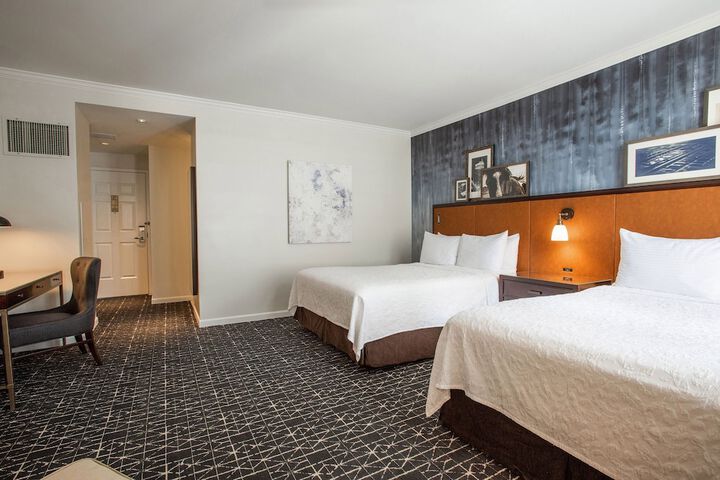 Room 25 of 106