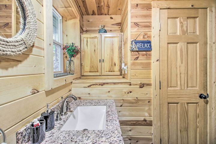 Big Lake Getaway w / Private Beach + Fire Pit!