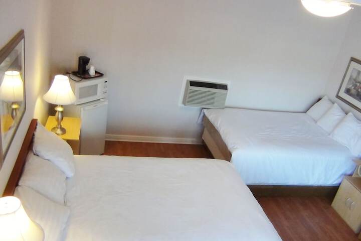 Room 10 of 12