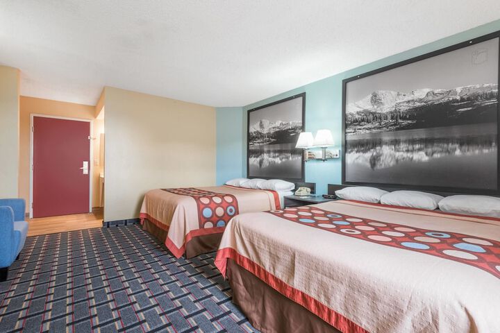 Room 6 of 27