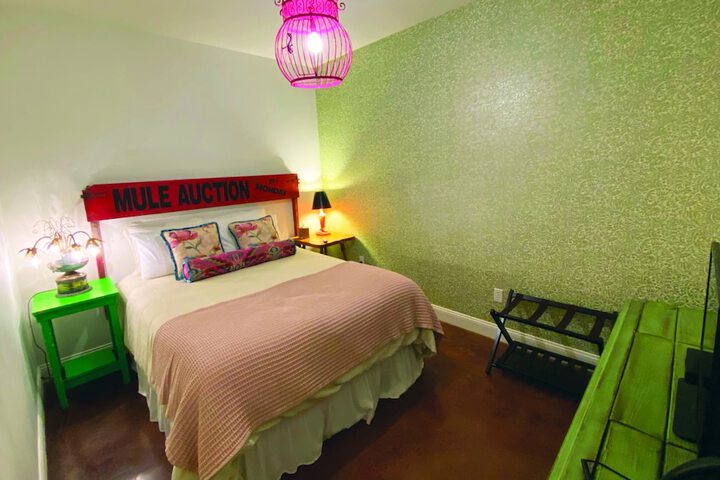 Room 10 of 25
