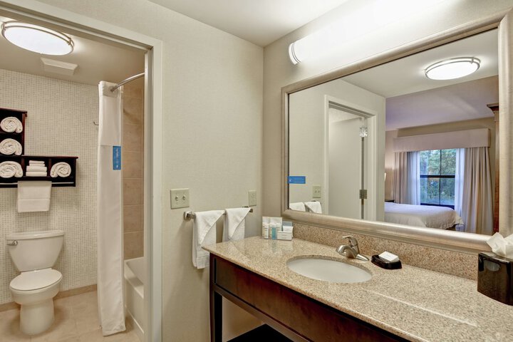 Room 25 of 37
