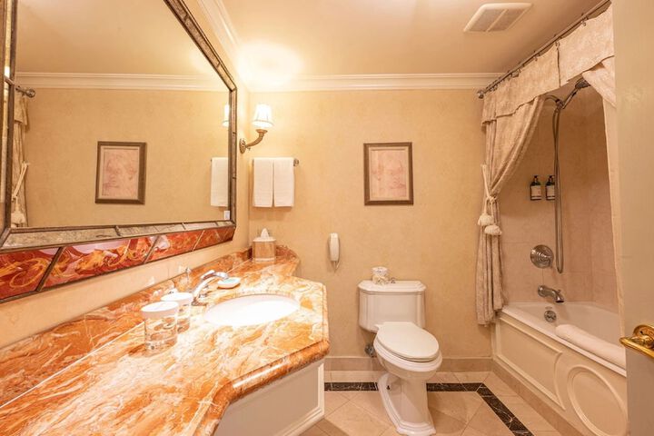 Room 6 of 35