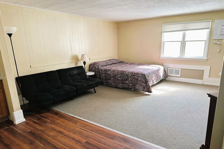 Room 11 of 15