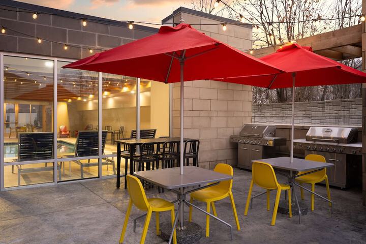 Terrace/Patio 33 of 34