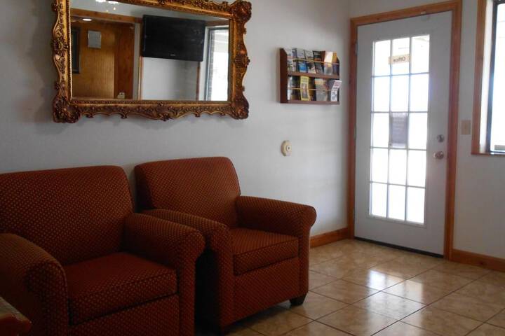 Room 6 of 27