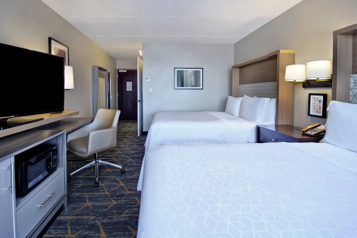 Room 45 of 170