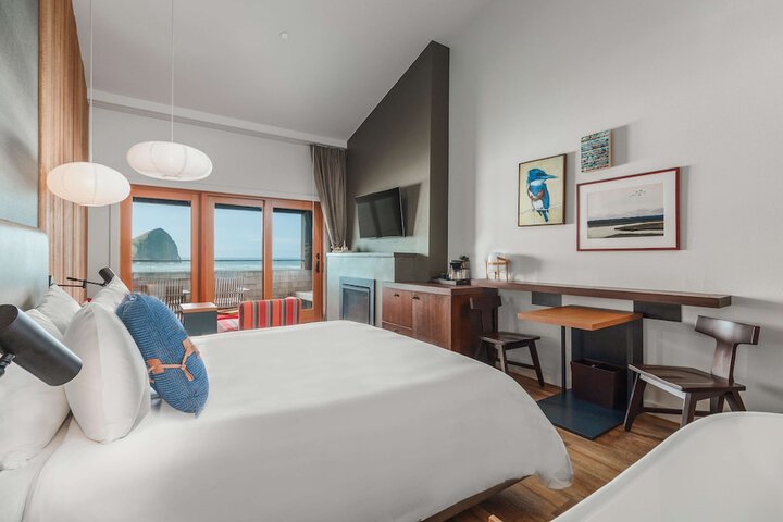 Headlands Coastal Lodge & Spa