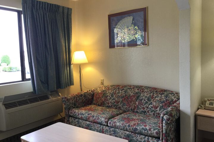 Room 9 of 21