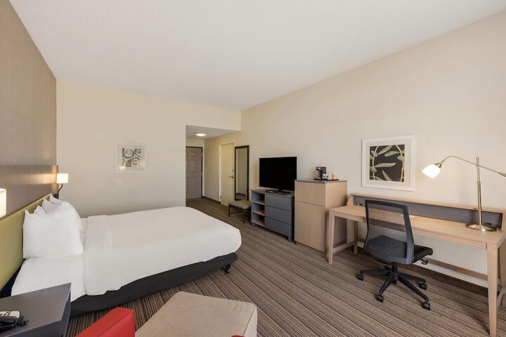 Country Inn & Suites by Radisson Findlay, OH
