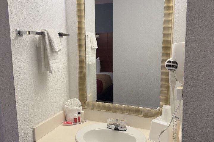 Room 11 of 21
