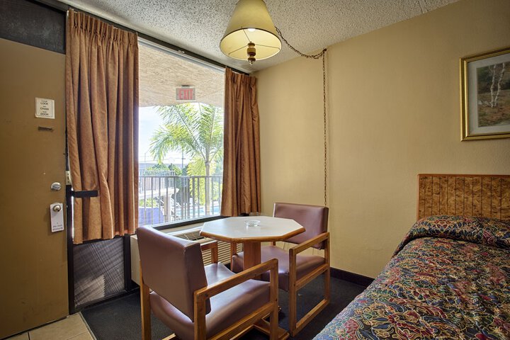 Room 49 of 59