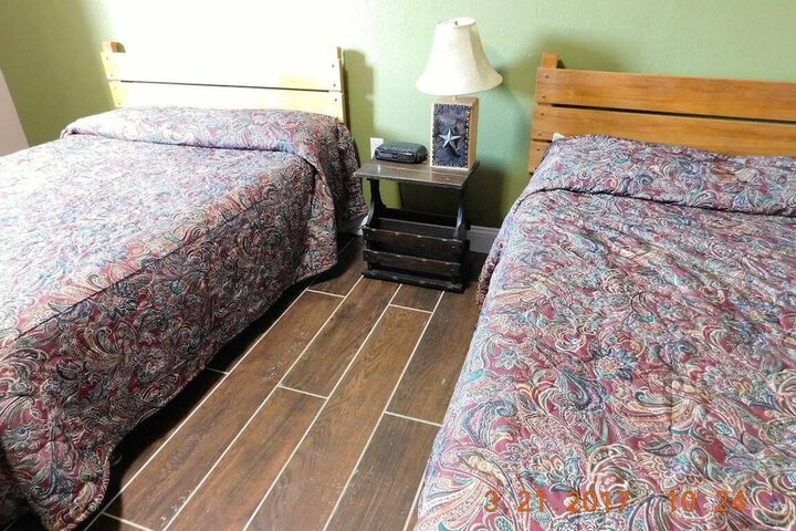 Room 6 of 13