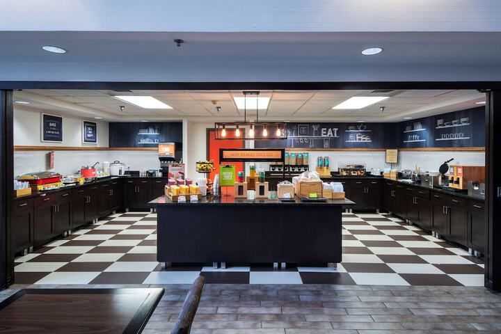 Hampton Inn & Suites Chicago / Lincolnshire