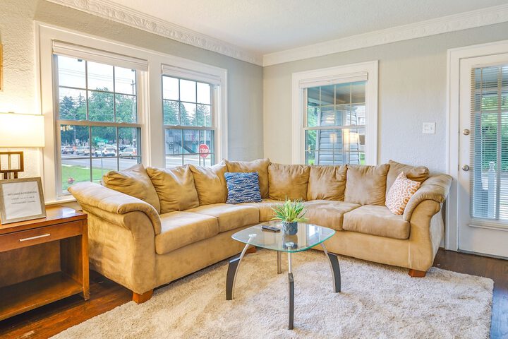 Pet-friendly Home w / Yard Near Downtown Royal Oak