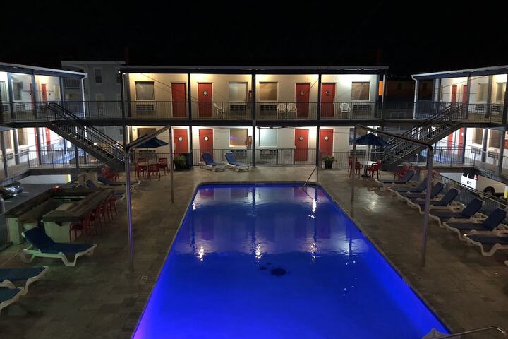 Sea & Breeze Hotel And Condo