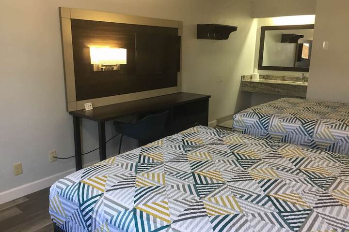 Room 28 of 33