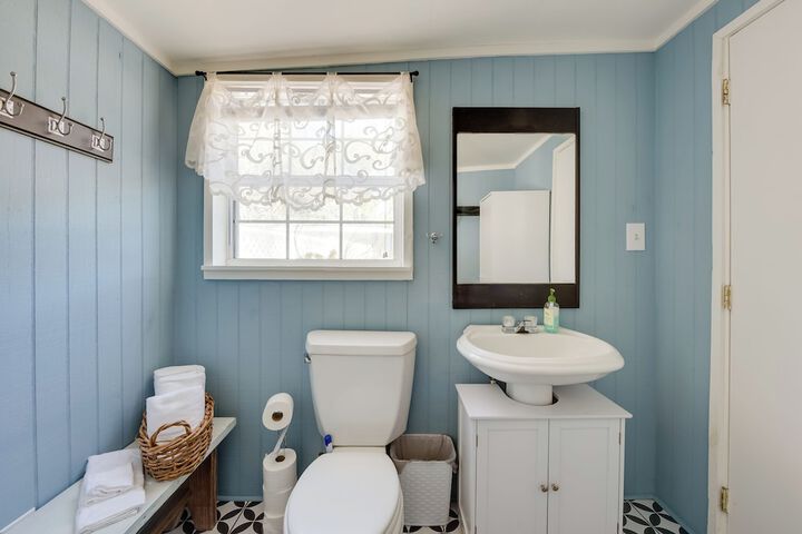6 Mi to St. George Island: Cozy Gulf Coast Retreat!