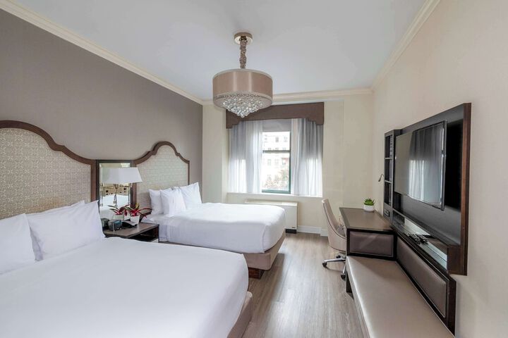 Room 6 of 31