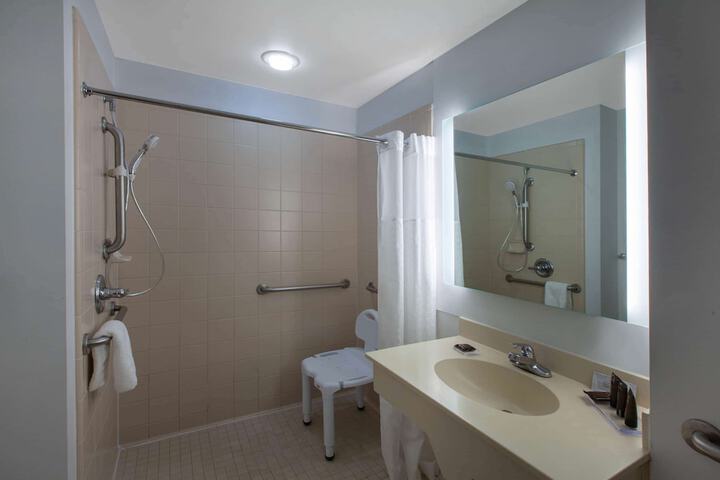 Room 14 of 23