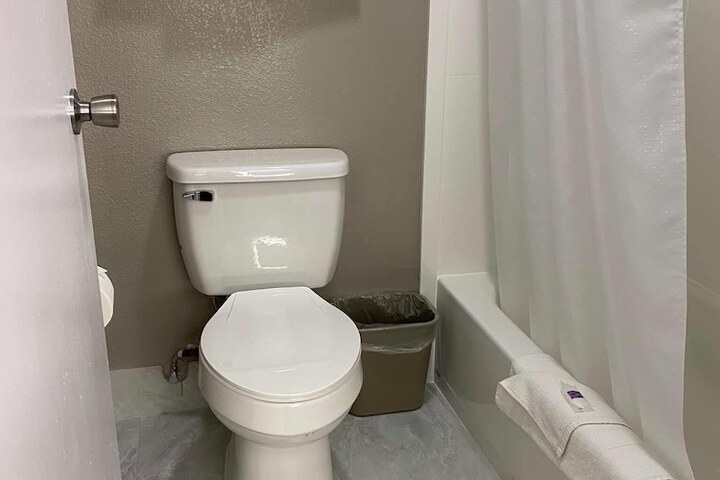 Room 26 of 37