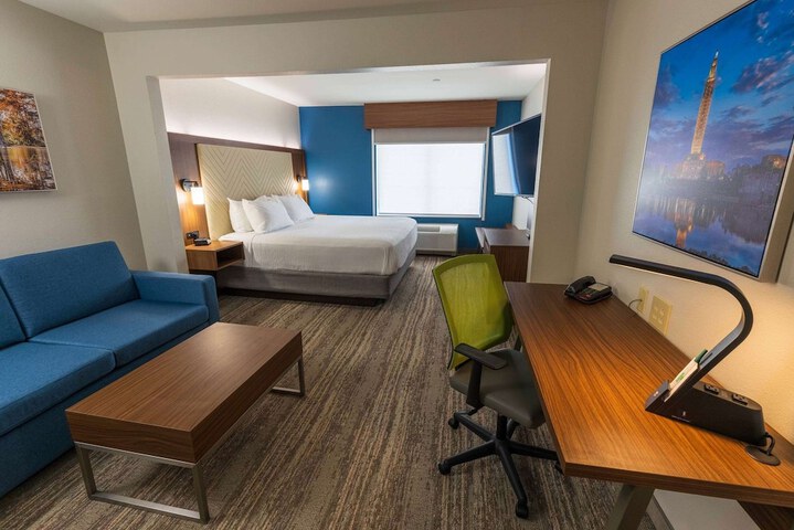 Room 14 of 30